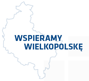 Wspieramy Wielkopolskę. Niebieski zarys Województwa Wielkopolskiego na białym tle.